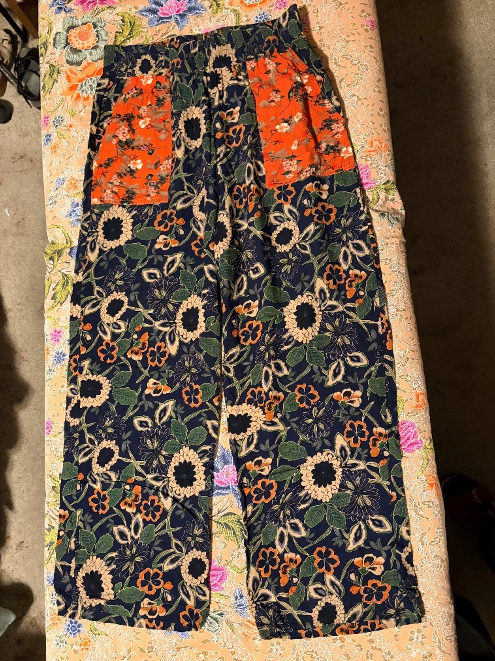 Natural Life Beckett Floral Print Crop Pant small